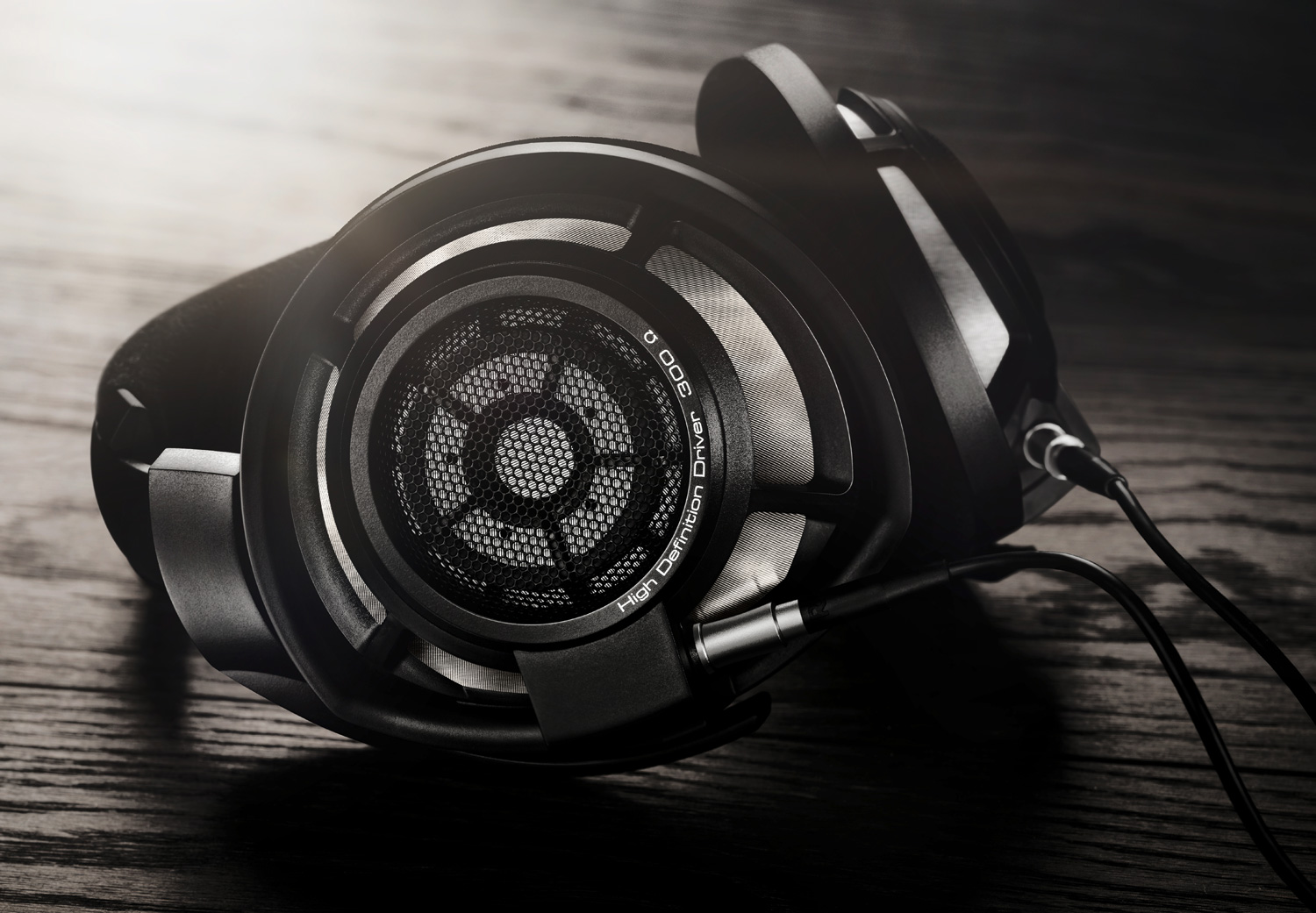 HD 800S black mood 02 RGB