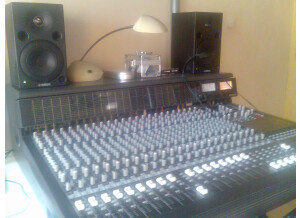 Mackie 8 Bus Series 24/8/2 (82905)