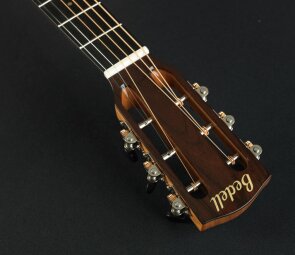 BEDELL BAHIA PARLOR BEAUTY headstock 713x618 BEDELL BAHIA PARLOR BEAUTY headstock 713x618