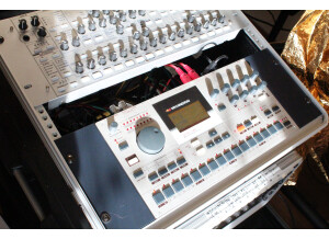 MachineDrum en rack Gator