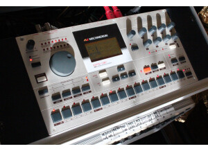 En rack avec fixations Elektron