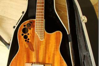 Ovation Celebrity Deluxe CDX44
