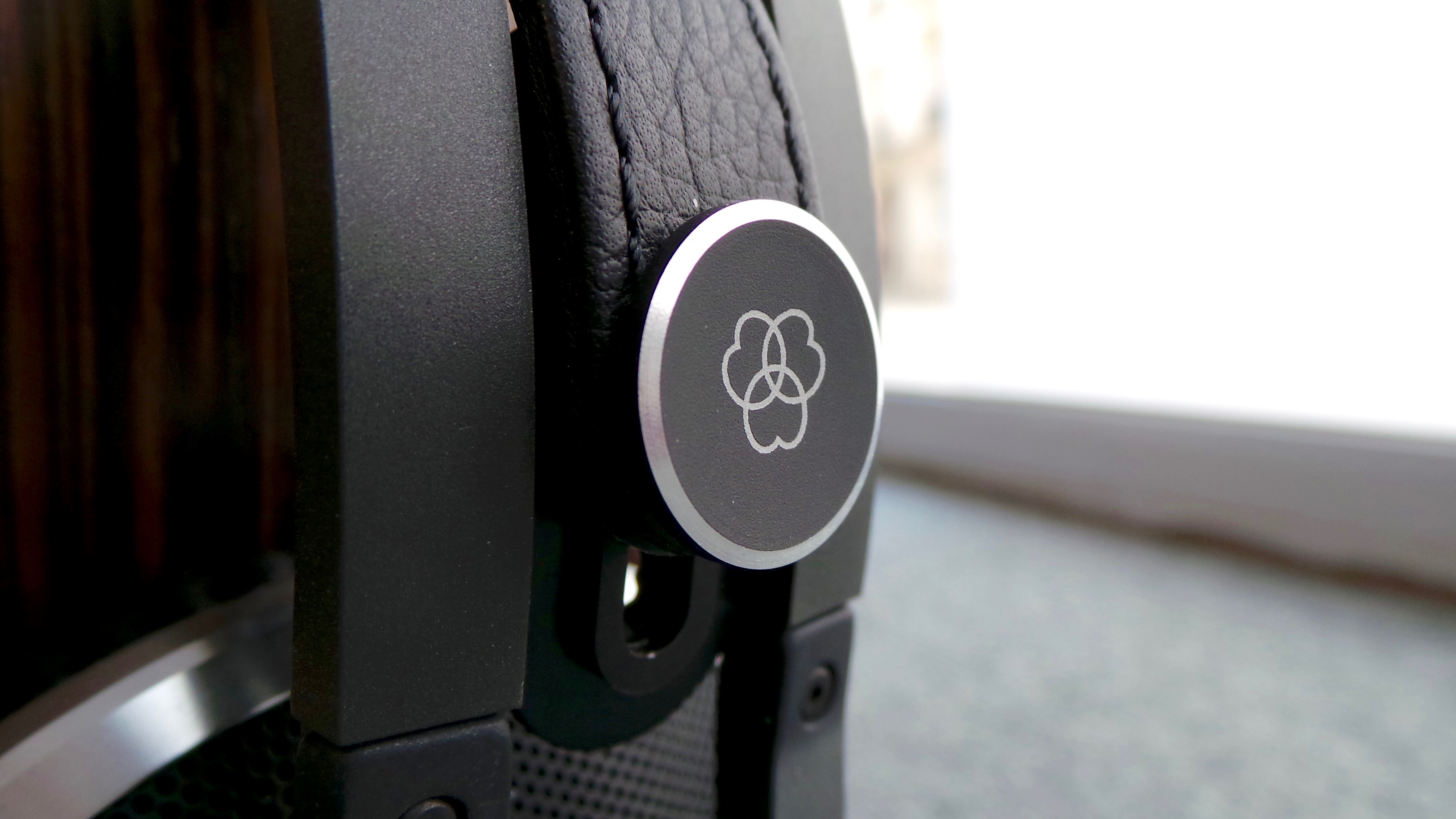 casque studio AKG K812 : flower