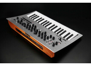 Minilogue Persp Back 2