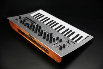 Minilogue Persp Back 2 Minilogue Persp Back 2