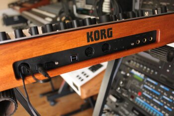 Korg Minilogue : 16.JPG Korg Minilogue : 16.JPG