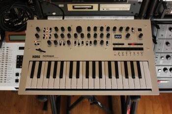 Korg Minilogue : 03.JPG Korg Minilogue : 03.JPG