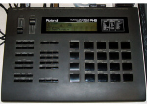 Roland R-8 (26758)