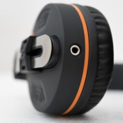 Orange ‘O’ Edition Headphones : Prise - Orange ‘O’ Edition Headphones : Prise -