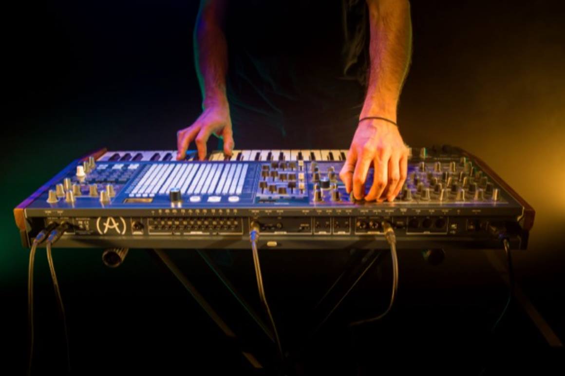 Arturia MatrixBrute : delchambre be arturia matrixbrute 2