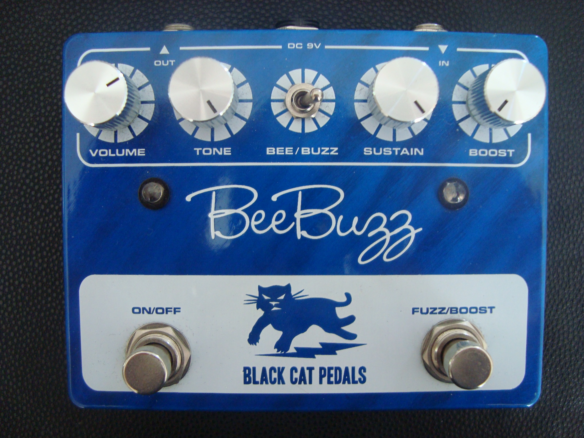 Black Cat Pedals Bee Buzz
