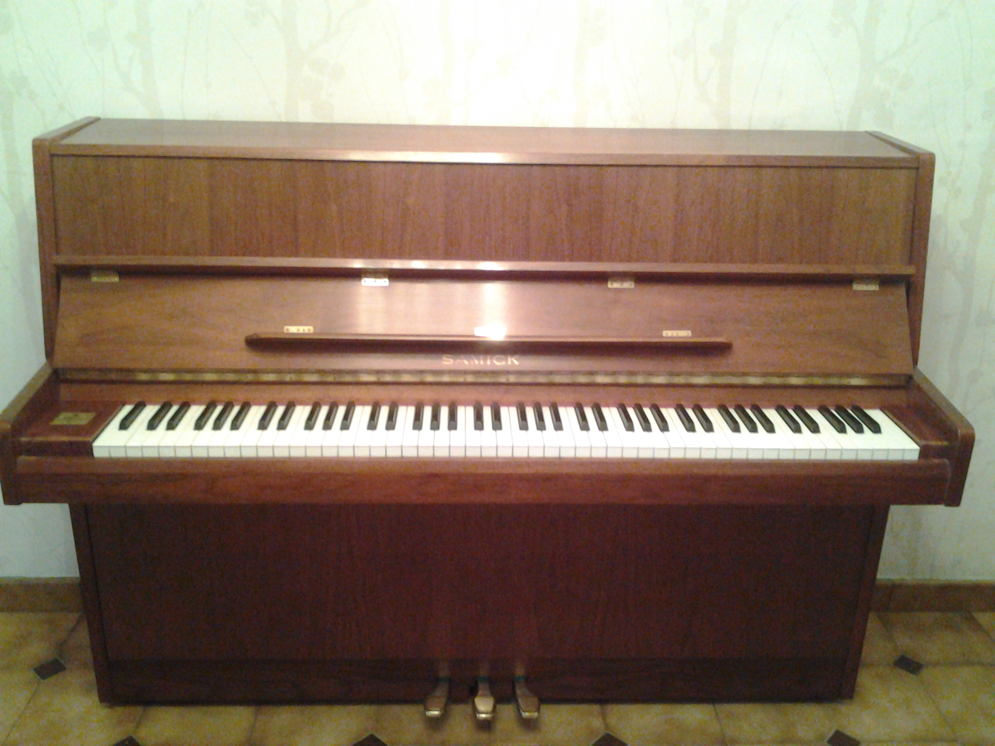 Piano d'étude SAMICK JS 042