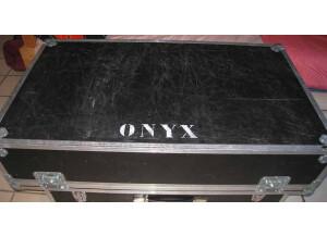 Onyx fly