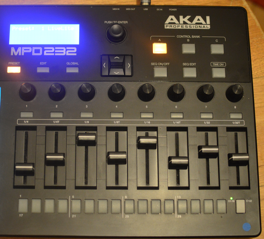 Akai MPD232 : faders