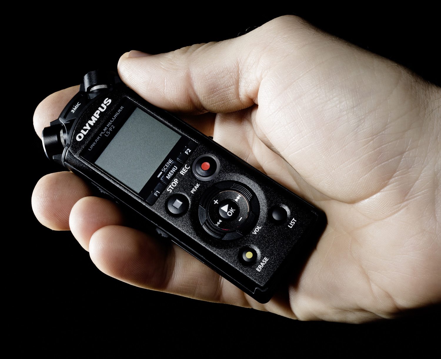 Olympus LS-P2 : Olympus LS P2 in hand