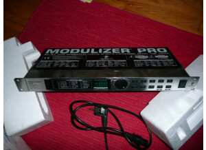 Behringer DSP1200P Modulizer Pro