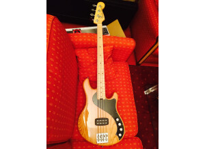 Fender American Deluxe Dimension Bass IV (81170)