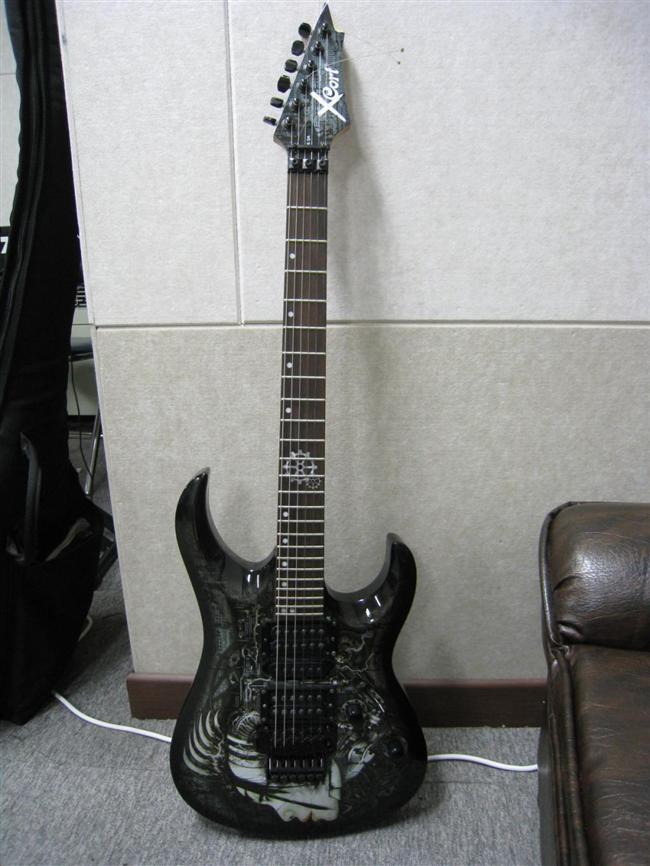 Cort X-6 Assassinator Special Edition