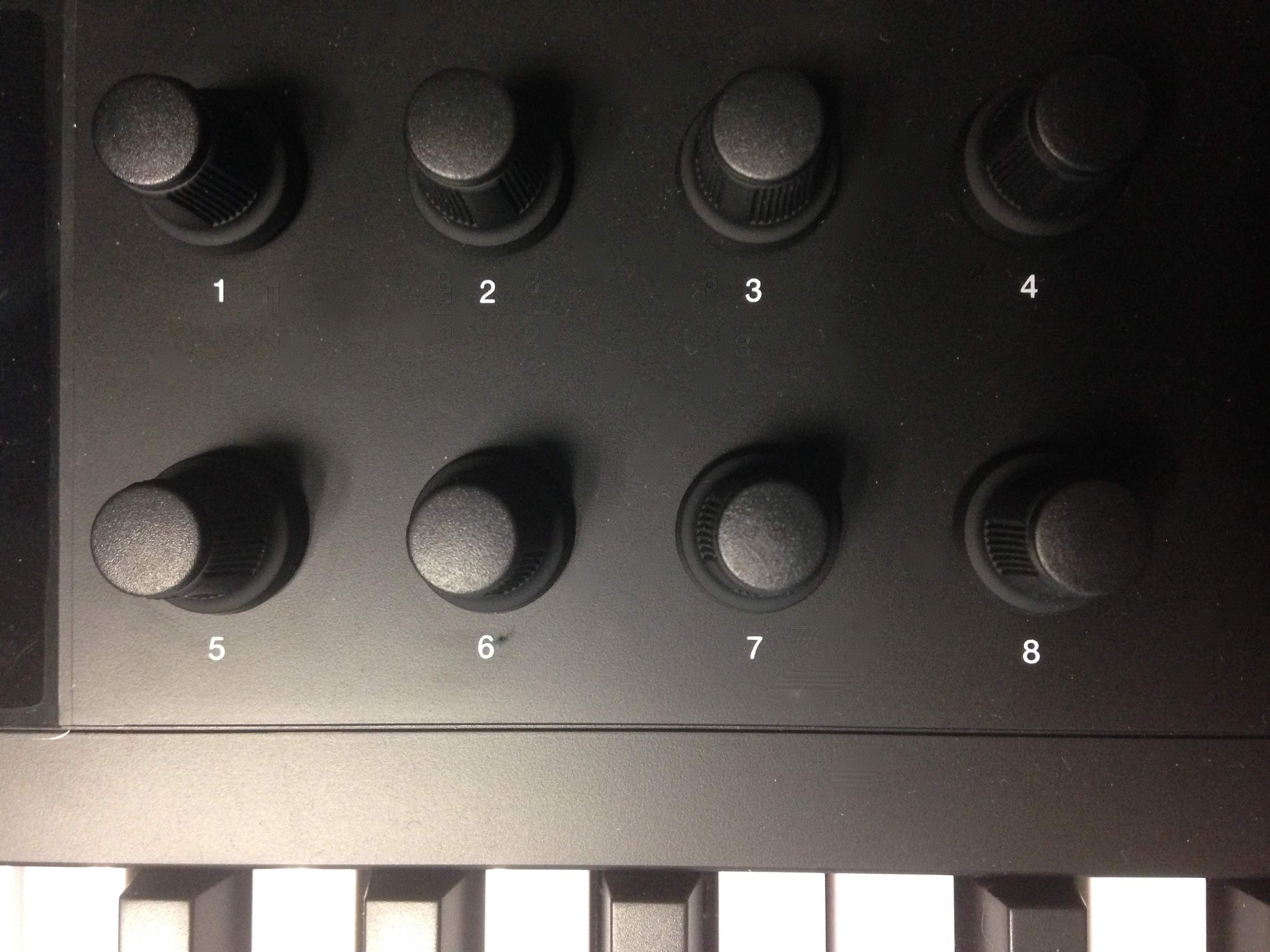 Alesis VX49 : potards