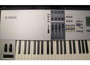 Yamaha MOTIF ES8 (7934)