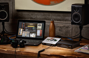 6 UA USB Sat and AT 6 UA USB Sat and AT