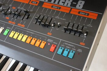 Roland Jupiter-8 : JP 8004.JPG Roland Jupiter-8 : JP 8004.JPG