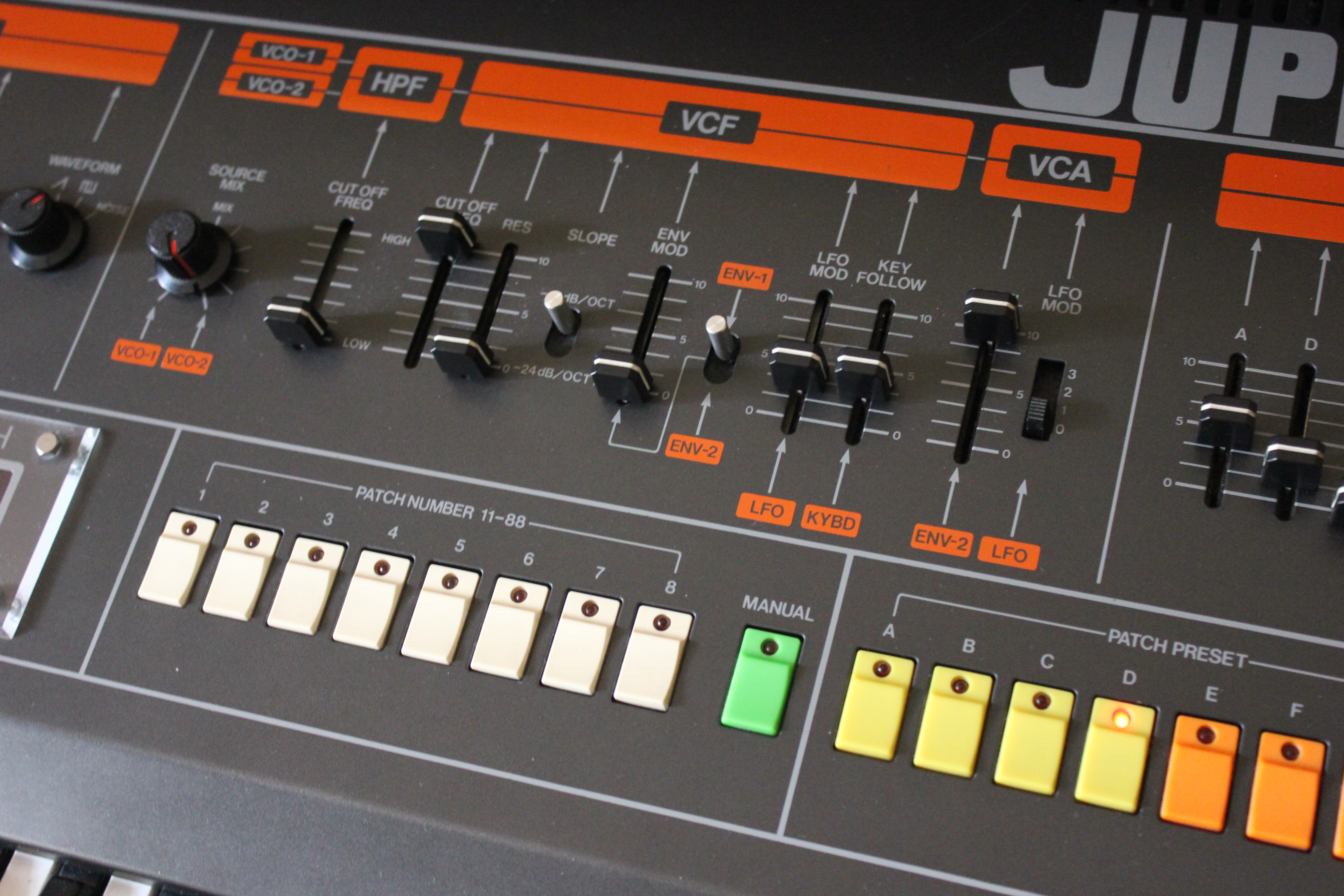 Roland Jupiter-8 : JP 8005.JPG