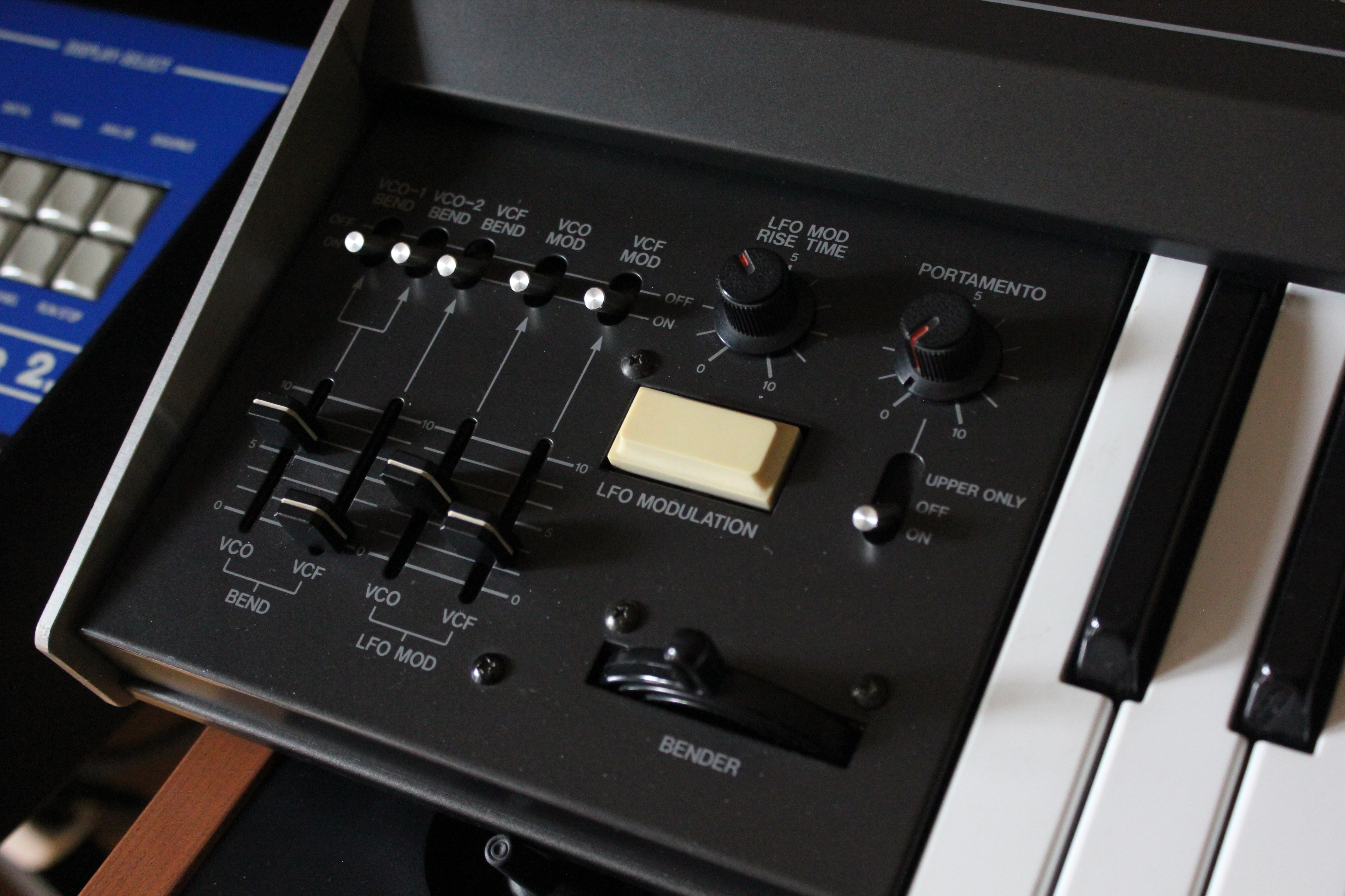 Roland Jupiter-8 : JP 8008.JPG