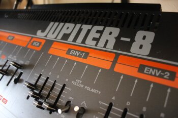 Roland Jupiter-8 : JP 8015.JPG Roland Jupiter-8 : JP 8015.JPG