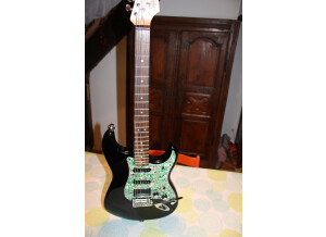 Squier Black and Chrome Standard Stratocaster HSS (38099)