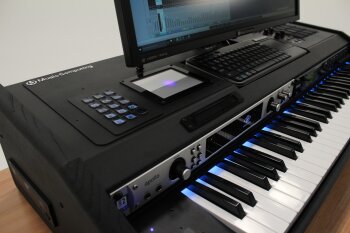 KAMI close 6 KAMI close 6