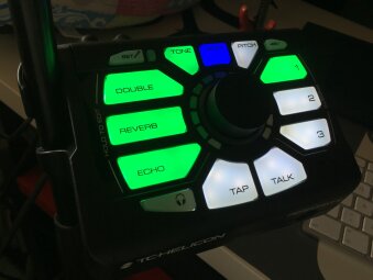 TC-Helicon Perform-V : All Effects On 2 TC-Helicon Perform-V : All Effects On 2