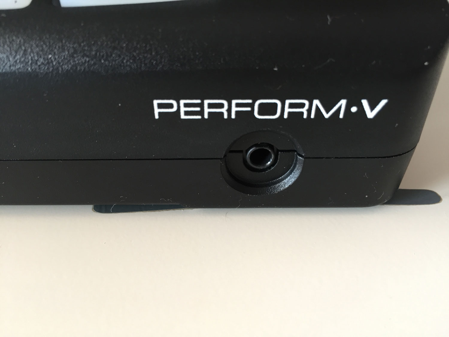 TC-Helicon Perform-V : Headphone Out