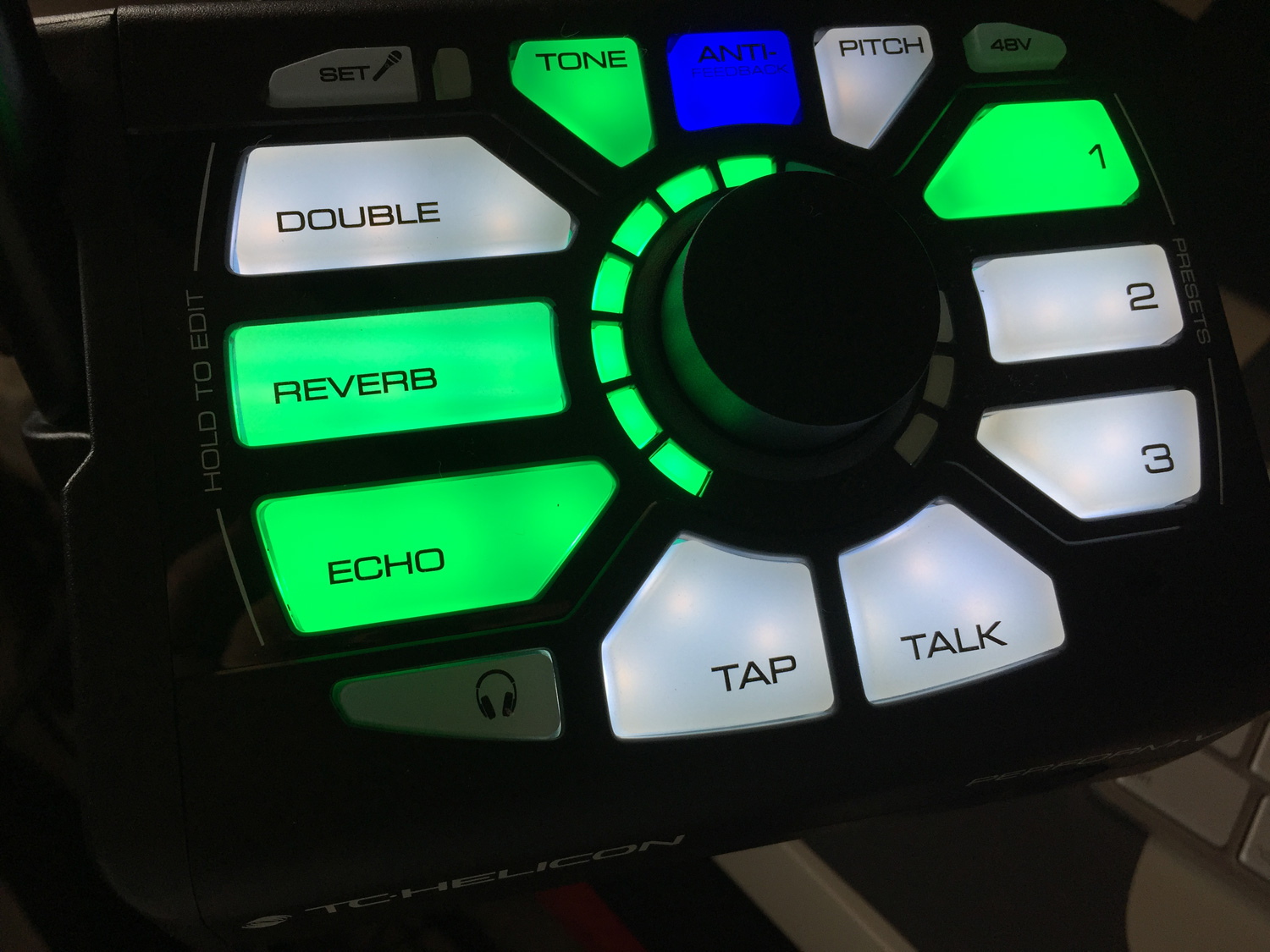 TC-Helicon Perform-V : Level Adjust