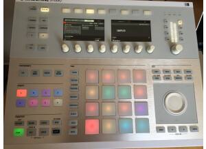 Native Instruments Maschine Studio (49662)