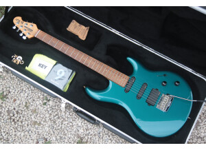 Music Man Luke (Vintage Tremolo) (21780)