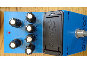 Fender Starcaster Distortion EQ Pedal