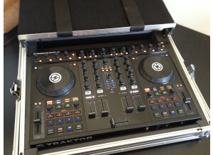 Native Instruments Traktor Kontrol S4 (28159)