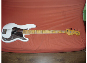 Squier Chris Aiken Precision Bass (53747)