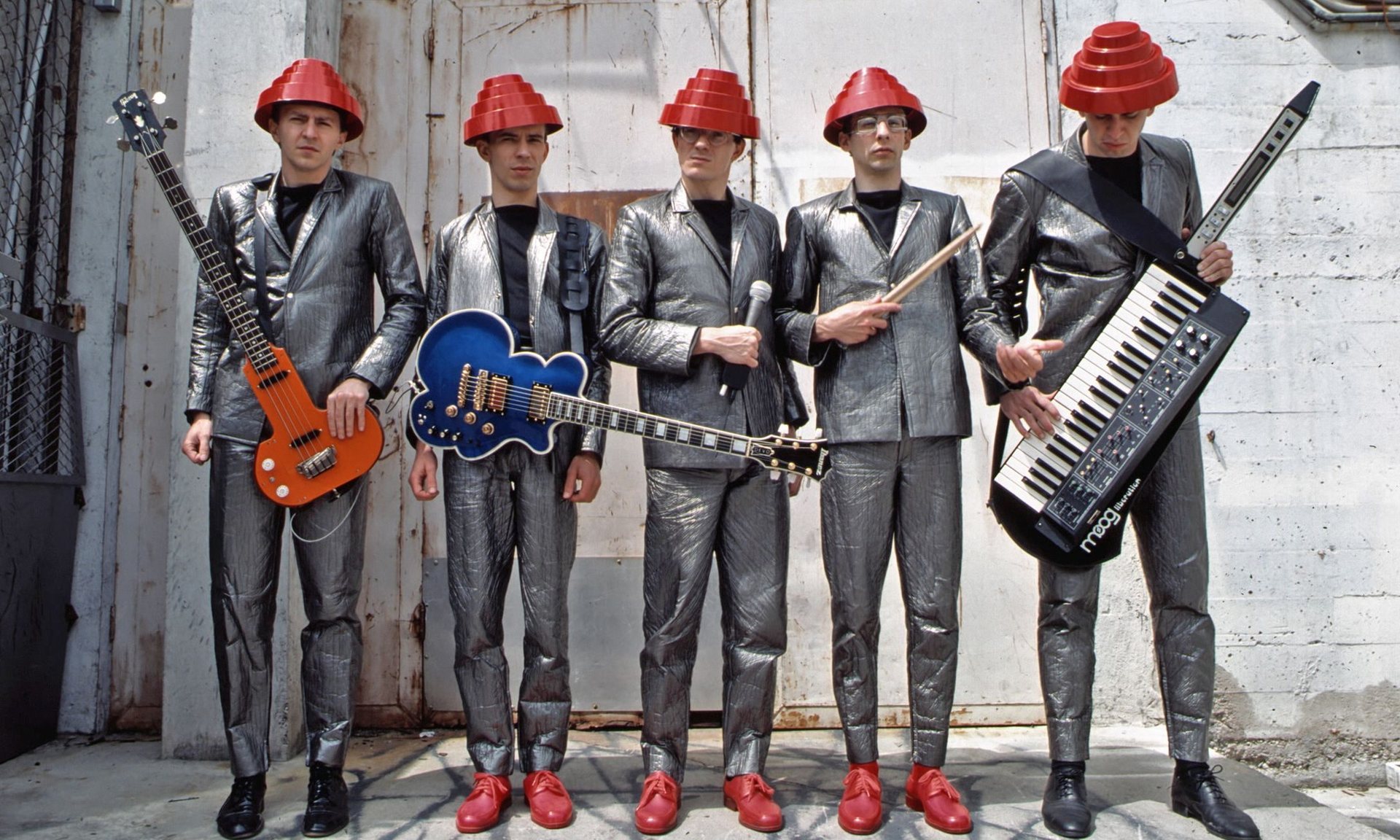 Eastwood Guitars DEVO &ldquo;Be Stiff&rdquo; Bass : devo be stiff
