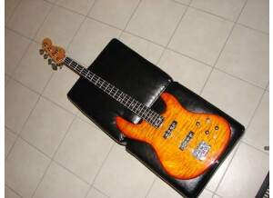 Fender Deluxe Jazz Bass 24 (61503)