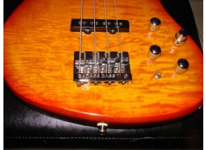 Fender Deluxe Jazz Bass 24 (32588)