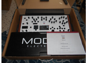 Modal Electronics 001 (51460)