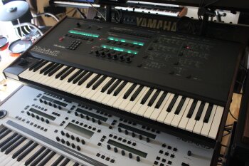 Oberheim Matrix 12 : 003.JPG Oberheim Matrix 12 : 003.JPG