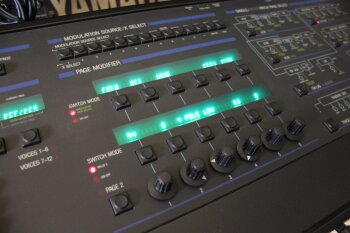 Oberheim Matrix 12 : 013.JPG Oberheim Matrix 12 : 013.JPG