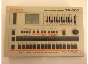 Roland TR-707 (67923)