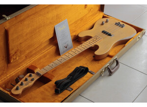 Fender Dusty Hill Signature Precision Bass (31650)