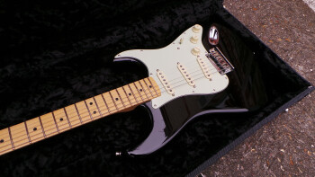 Fender The Edge Strat : Photos The Edge Strat 5