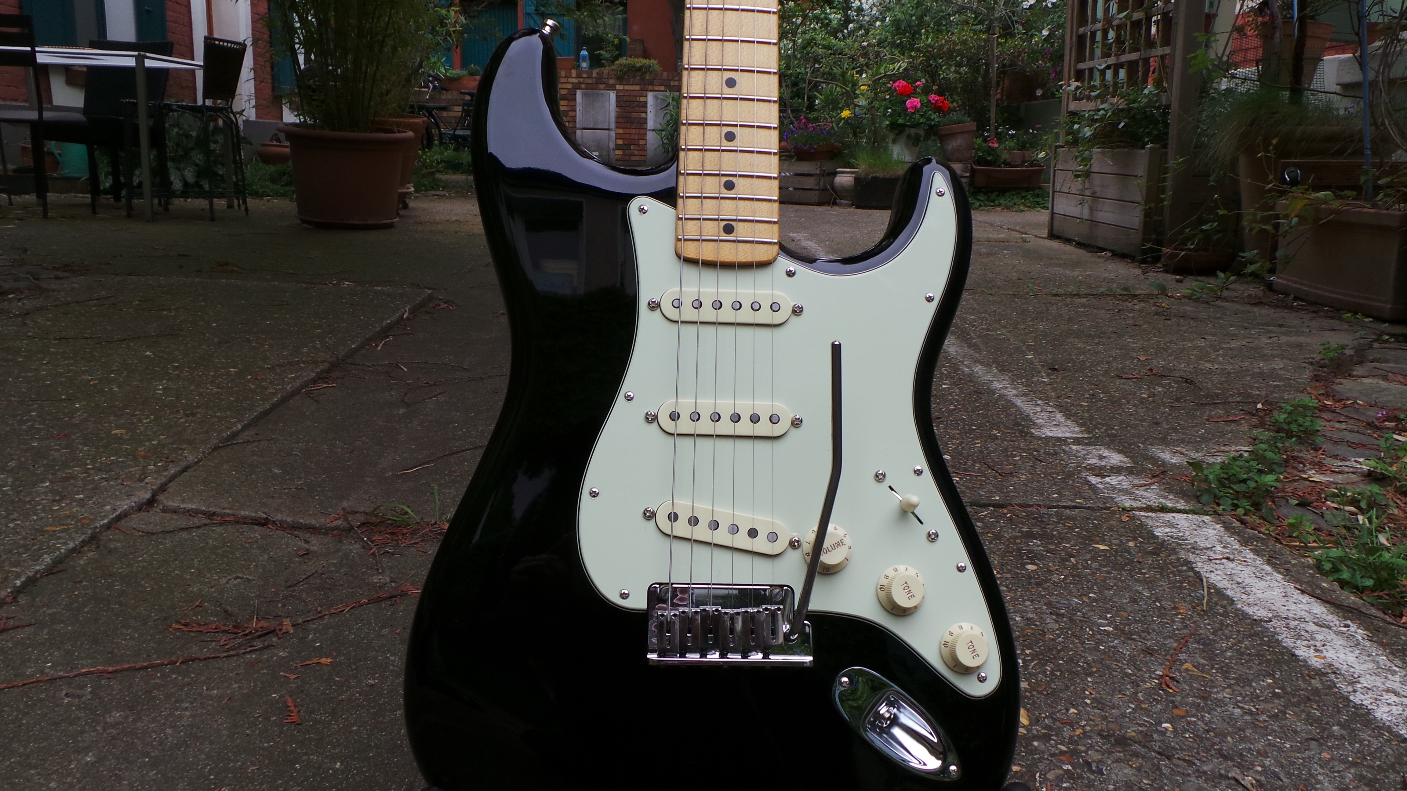 Fender The Edge Strat : Photos The Edge Strat 7