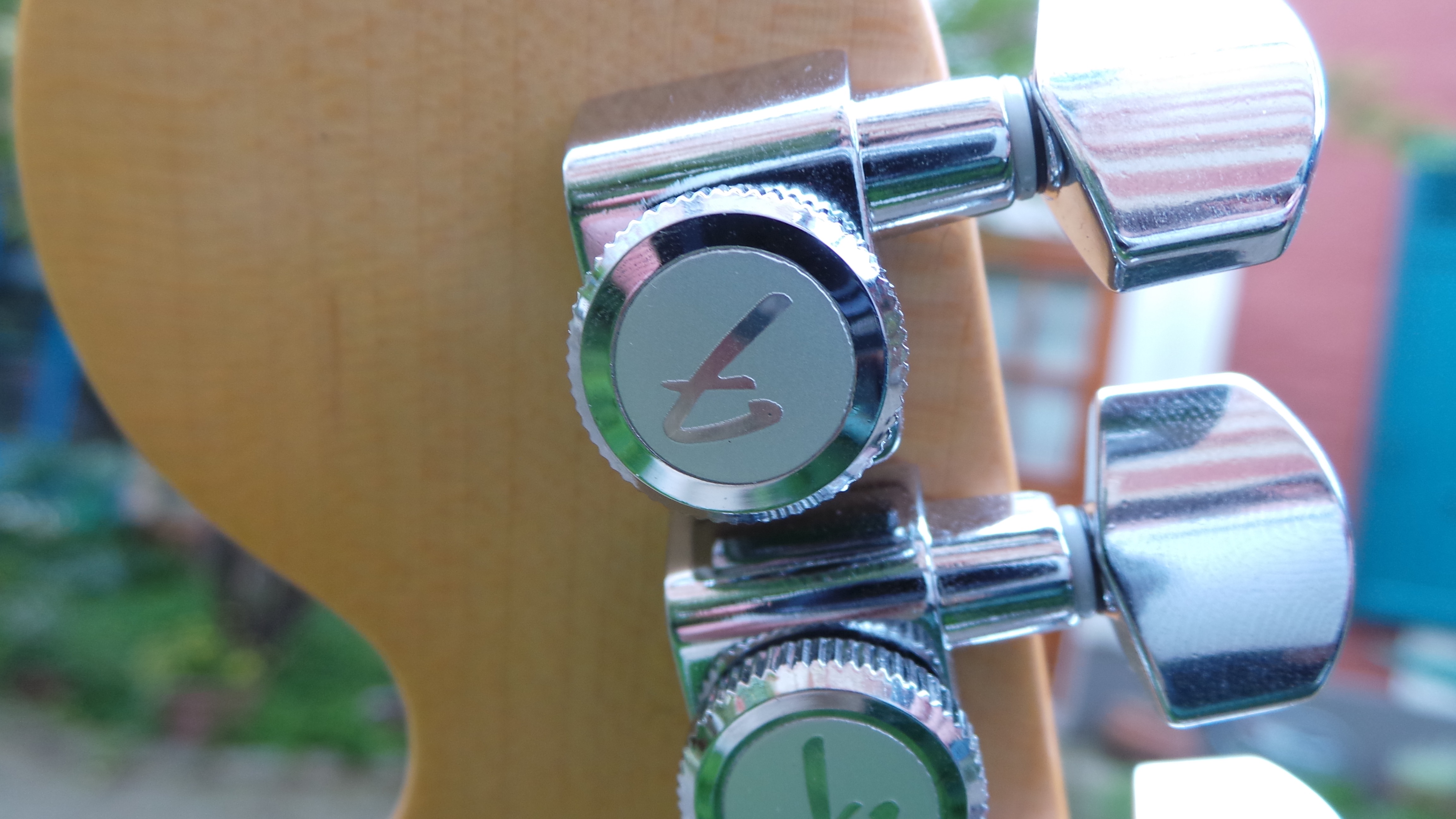 Fender The Edge Strat : Photos The Edge Strat 9